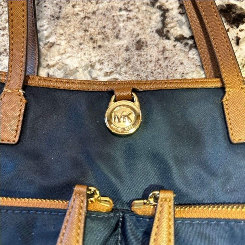 Michael Michael Kors Shoulder Bag - Picture 2 of 15
